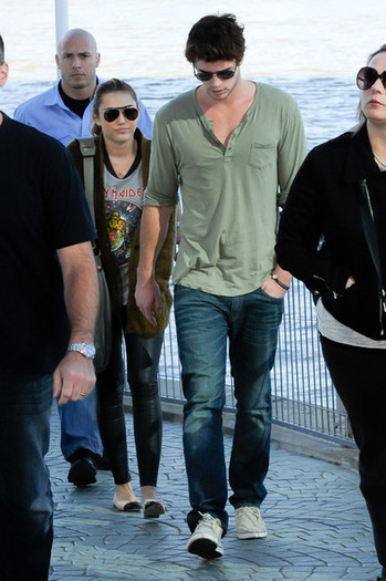 Miley Cyrus Miley Cyrus Brisbane Australia xx22i2X85KRl - Miley Cyrus