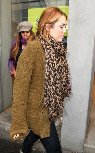 Miley Cyrus Miley Cyrus Chapel Street imhVC0Bu3EEl