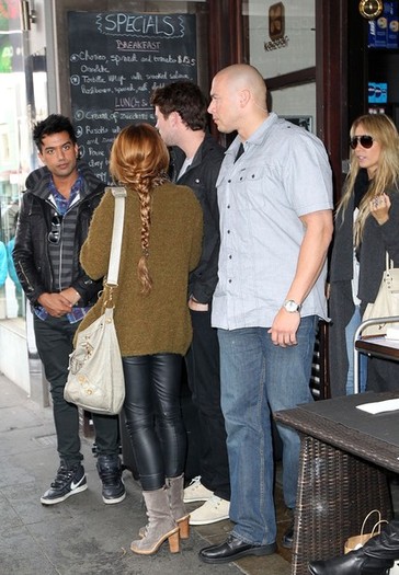 Miley Cyrus Miley Cyrus Chapel Street mFCaNVCLD4el - Miley Cyrus