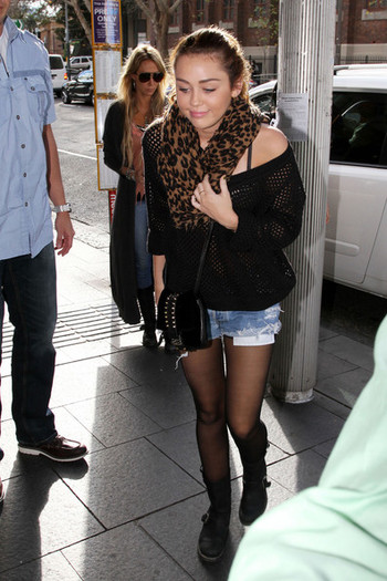 Miley+Cyrus+Miley+Cyrus+Shops+Kings+Cross+0tFxLWlNNfHl - Miley Cyrus