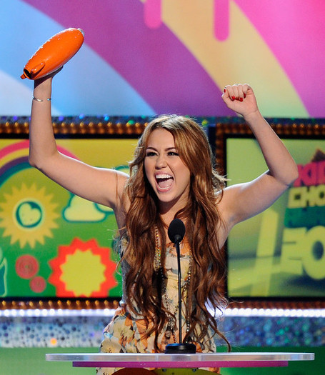 Miley+Cyrus+Nickelodeon+24th+Annual+Kids+Choice+k1DrHZdmqN2l - Miley Cyrus