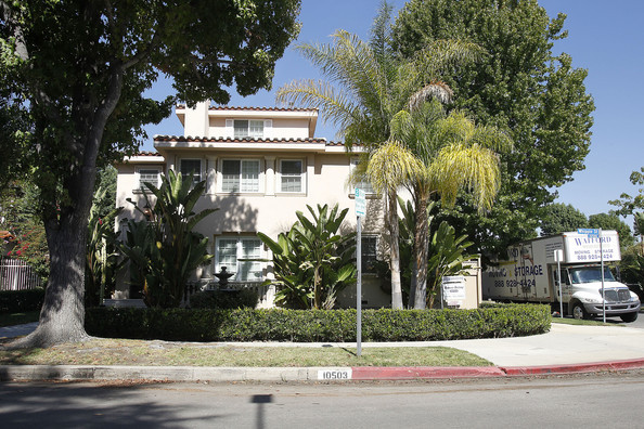 Demi Lovato Demi Lovato Home Toluca Lake tqMT_FebL5pl - Casa lui Demi din Toluca Lake