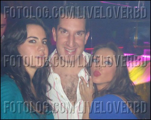 285478_2098087825562_1646373263_2027350_3734780_n - Anahi 5