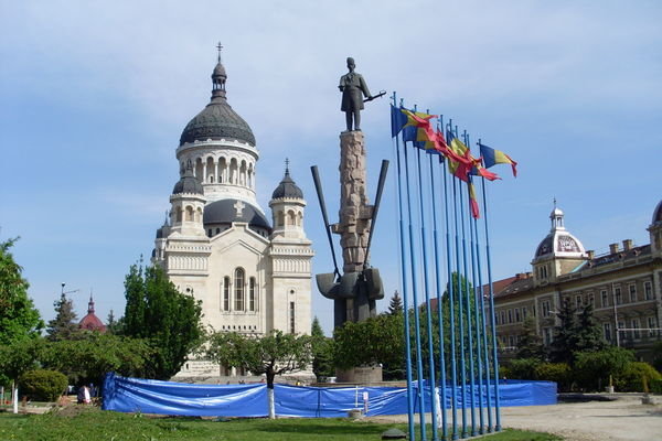 Centrul Clujului cu Statuia lui Avram Iancu - Cluj-Napoca