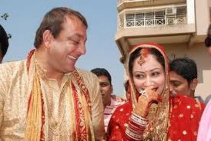 images (28) - Sanjay-Manyata Dutt