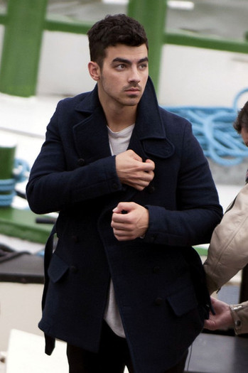 Joe+Jonas+Joe+Jonas+Films+Music+Video+HsNvwXEBuK2l - Joe Jonas Films a Music Video