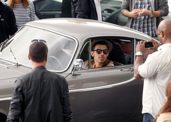 Joe+Jonas+Joe+Jonas+Films+Music+Video+qKlVONgb3nNl - Joe Jonas Films a Music Video