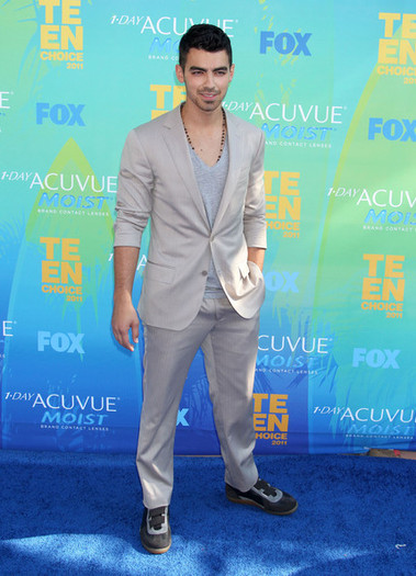 Joe+Jonas+2011+Teen+Choice+Awards+Arrivals+yBpbtTrGfu5l