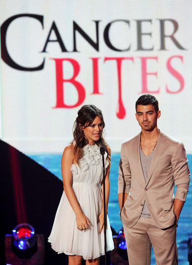 Joe+Jonas+2011+Teen+Choice+Awards+Show+Cs2LUEerqG6l - 2011 Teen Choice Awards - Show