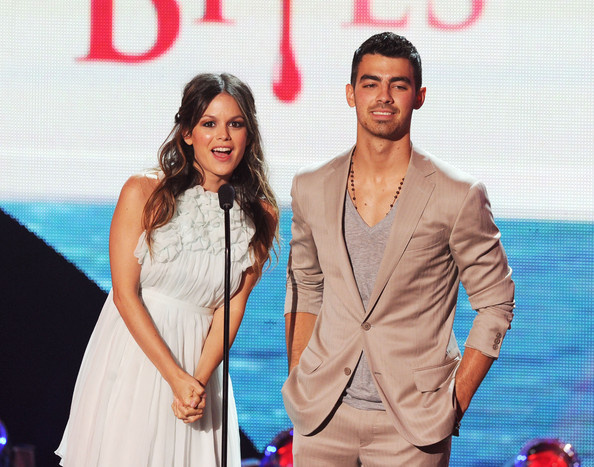 Joe+Jonas+2011+Teen+Choice+Awards+Show+FTMgk4V9ATLl - 2011 Teen Choice Awards - Show