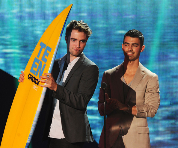 Joe+Jonas+2011+Teen+Choice+Awards+Show+mrTKyCNisrkl - 2011 Teen Choice Awards - Show