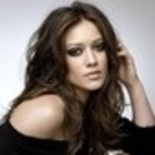 hilary-duff-475573l-thumbnail_gallery