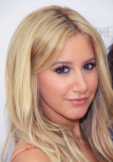 Ashley Tisdale (23)