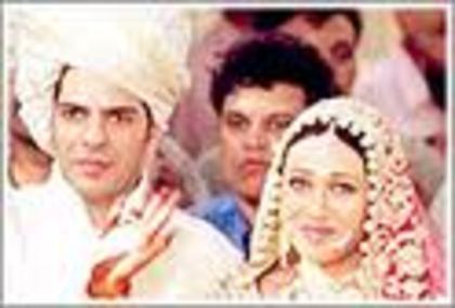 images (5) - Karishma-Sanjay Kapoor