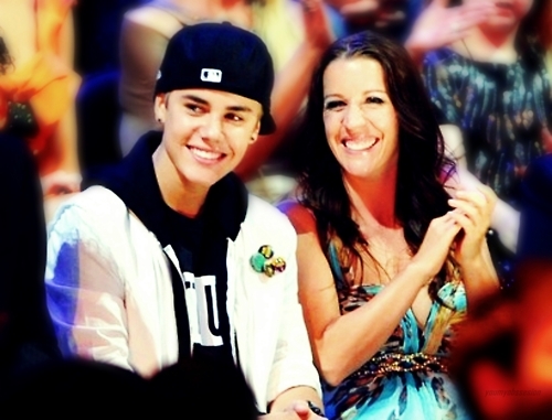 tumblr_lmroqyNqDK1qfm3cco1_500 - Justin Bieber si mama lui