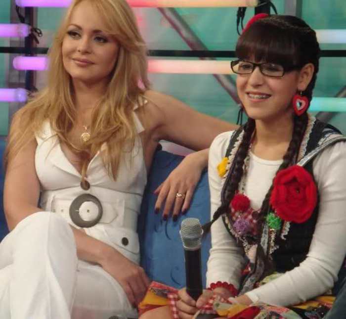 1564ynp - Danna Paola