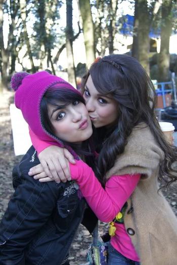 19265_493791470584_887045584_112096 - Danna Paola