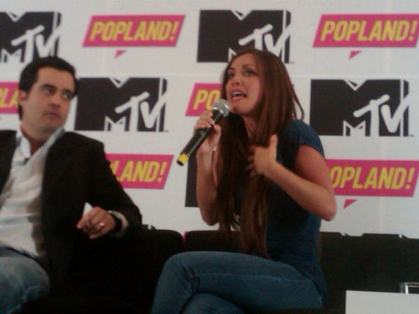 377109300 - 0 Anahi en la conferencia de MTV popland