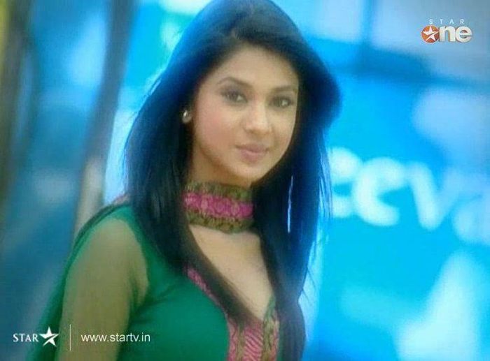 32265_405413241992_300183856992_4568895_7554606_n - xxJennifer Winget-Ridhima xx