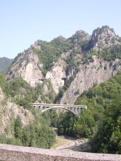 spre Vidraru- Transfagarasan - Continuarea