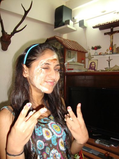 246842_214269191938132_175356475829404_702994_745687_n - Album dedicat Sarei Khan