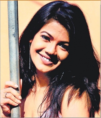 38 - DILL MILL GAYYE SHWETA GULATI AKKA DR NIKKITA MALHOTRA PICTURE GALLERY