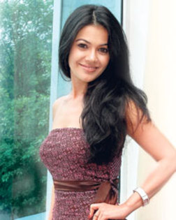 9 - DILL MILL GAYYE SHWETA GULATI AKKA DR NIKKITA MALHOTRA PICTURE GALLERY