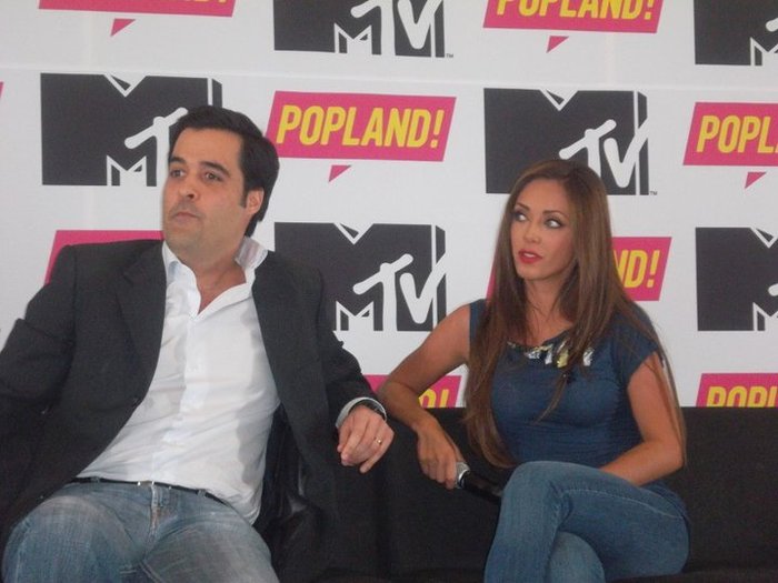 305636_268517606494617_147912375221808_1173622_8020564_n - 0 Anahi en la conferencia de MTV popland