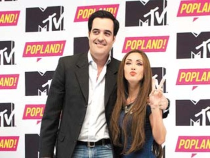 377856016 - 0 Anahi en la conferencia de MTV popland