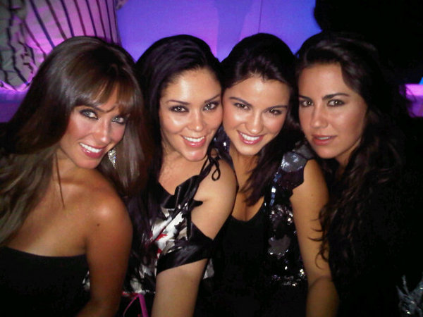 110942368 - 0 Maite