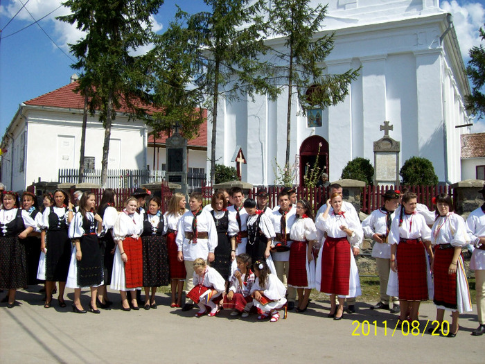 102_0643 - PALOS-ARDEAL -Fiii satului 2011