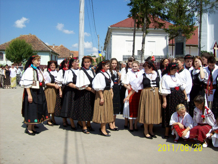 102_0645 - PALOS-ARDEAL -Fiii satului 2011