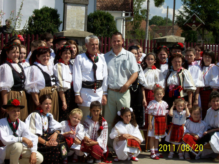 102_0656 - PALOS-ARDEAL -Fiii satului 2011