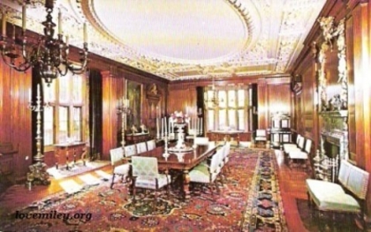 normal_FormalDinningRoom%2CMeadowbrookHall%2CRochester%2CMichigan - Who Owns My Heart On Set