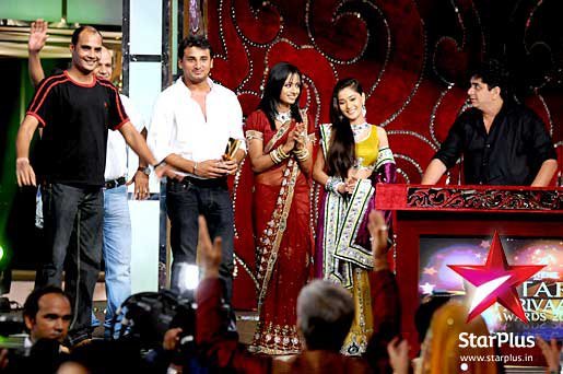 36355_128922997144405_100000801156690_138155_5222353_n - Parul Chauhan