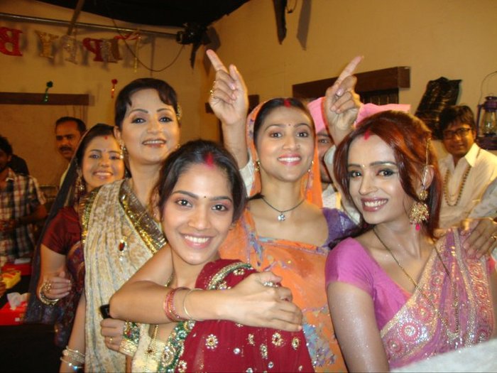 200648_10150141167612951_602552950_6609972_4718497_n - Parul Chauhan