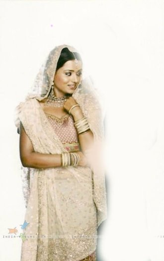 217066_199944313379473_100000917176695_531275_2121540_n - Parul Chauhan