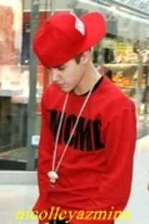 41257829_QUUJZDDVT[1] - justin bieber cel mai frumos baiat