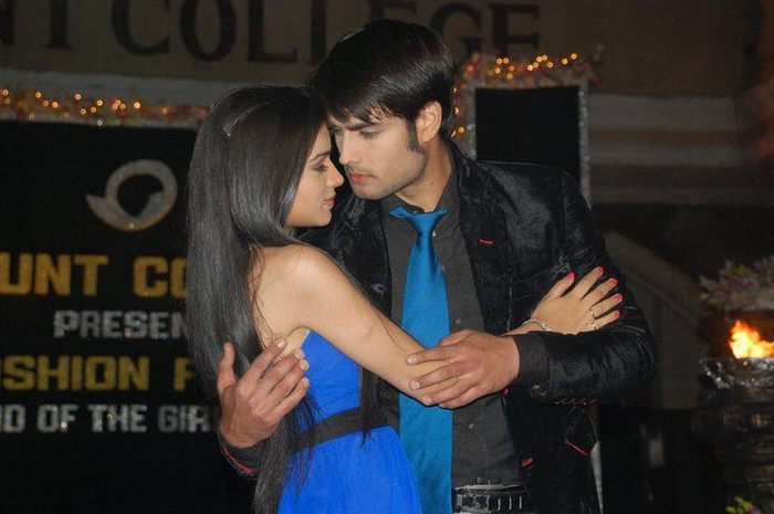 200250_153034328089446_128078377251708_328122_5035461_n - xxSukirti Kandpal si Vivian Dsena-Piya si Abhayxx