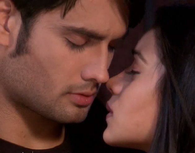 246759_172869842773031_163687603691255_452243_7081160_n - xxSukirti Kandpal si Vivian Dsena-Piya si Abhayxx