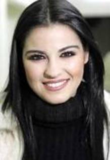 QECYBHDHQYCOFIZZUVA - maite perroni