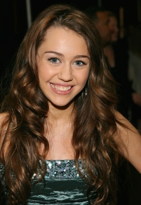 normal_72868_Miley_Cyrus_33rd_Annual_Peoples_Choice_Awards_18_122_494lo - Peoples Choice Awards - 9 Jan - Arrivals