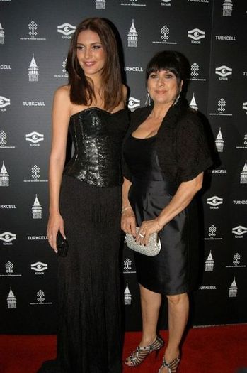 Bergu (27) - x - Berguzar la premiile Oscar turcesti 28 Martie 2011