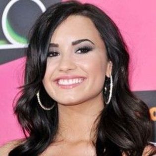 Parintii-lui-Demi-Lovato--recunoscatori-fanilor-pentru-sprijin - for Miistic