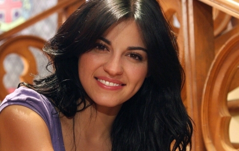 maite-perroni490x310