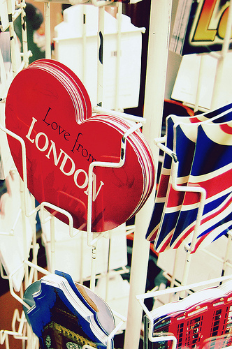 tumblr_kuf9pm7Gru1qzeh8no1_400 - 0 A magic world 1