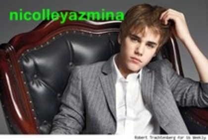 39768940_TZDUFVJUL[1] - 00cine este mai dragut justin bieber sau blegul asta