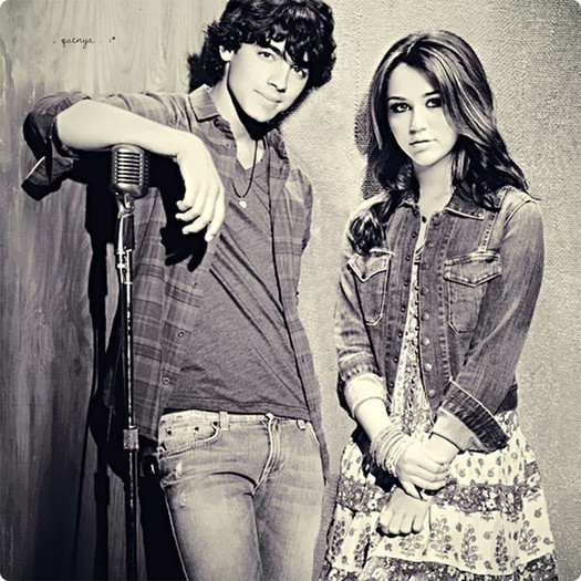 JeSs`:Hey Jake vii cu noi la mall? - Oo EpsSs 13 oO