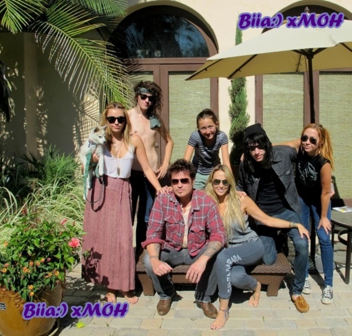 CyrusFamily - New Cyrus Family RARE Picture