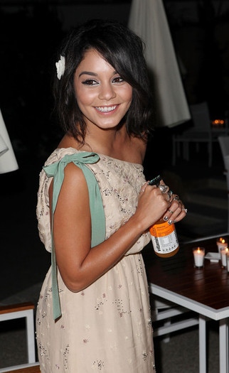 Vanessa+Hudgens+64th+Annual+Cannes+Film+Festival+8SlZGKr9sVGl - Vanessa Hudgens